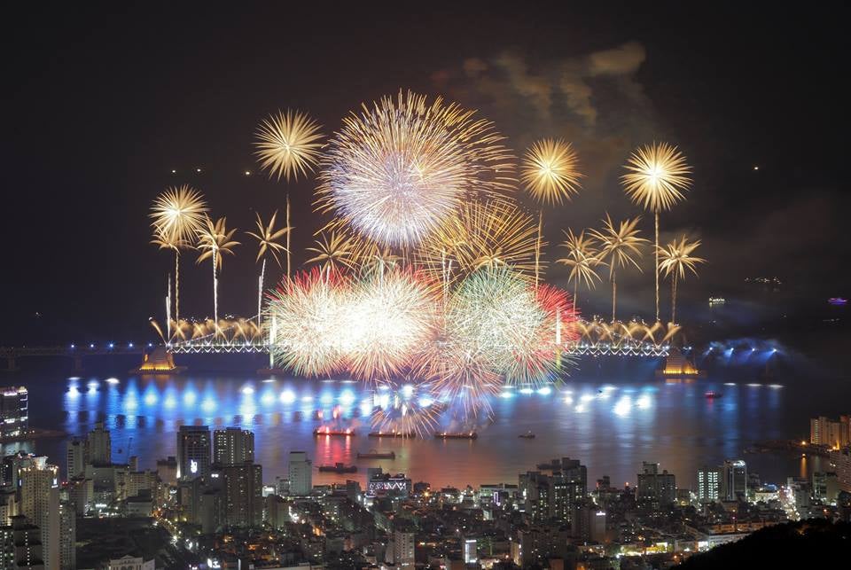 11月7日(土)出発限定！【エアプサン利用】★第21回釜山世界花火大会鑑賞ツアー2日間★＝釜山地区スーペリアクラス指定＝～ホテルステイも観光も楽しみたい方～1