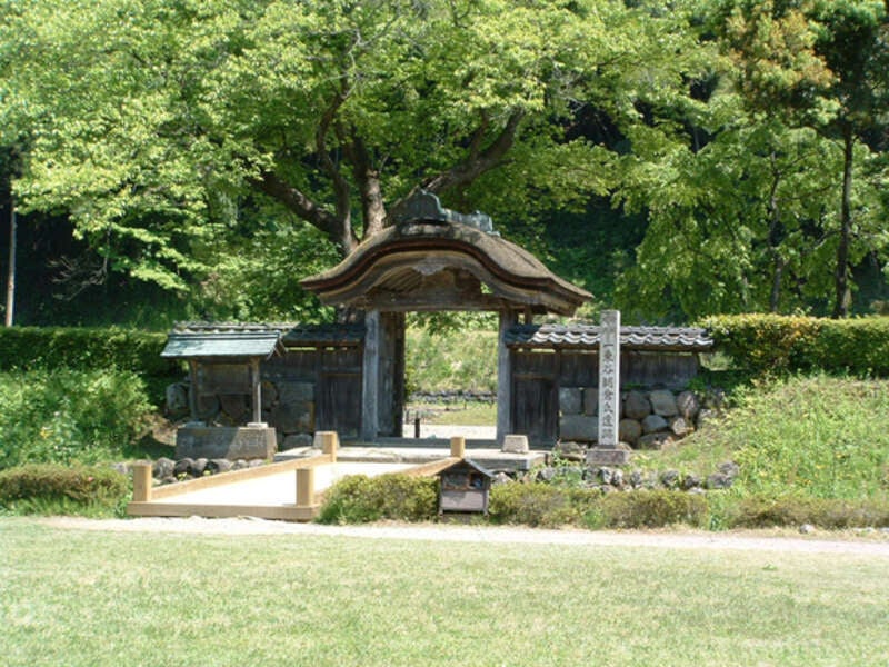 【松山・新久米・東温北方・小松・川之江発】〈日本100名城めぐり〉北陸の日本100名城・続100名城めぐり ３日間1