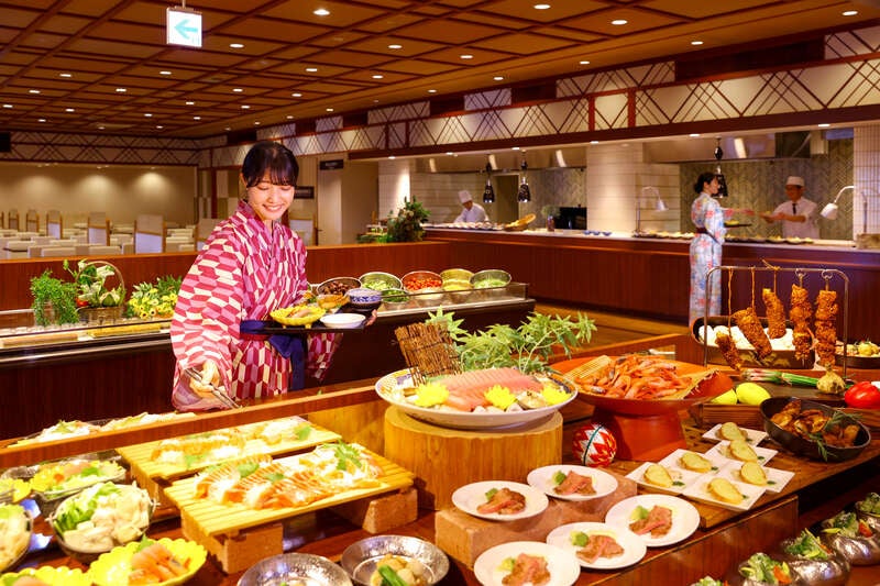 【富山県内発】 今行ける能登！能登牛ステーキ重の昼食 と大江戸カニづくしバイキングの  山代温泉 Premium 山下家 ２日間3