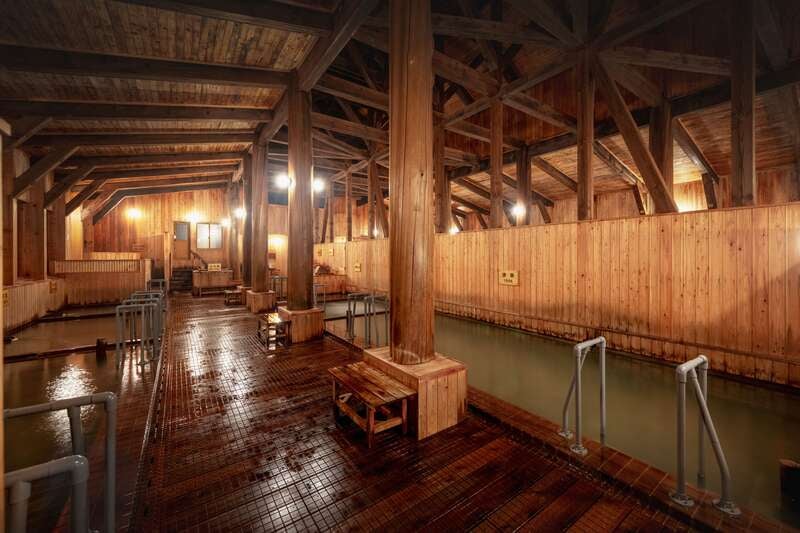 【高崎駅発】 「乳頭温泉」「酸ヶ湯温泉」「玉川温泉」みちのく秘湯めぐりと 絶景のローカル線「五能線」・男鹿半島の「なまはげ」（３日間）2