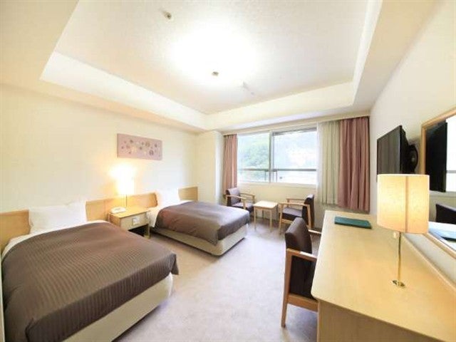 ■【値下げスペシャル】≪新千歳空港利用≫カニ食べ放題のバイキングと日本最大級の露天風呂が人気！登別温泉 ホテルまほろば指定≪洋室ツインルーム≫2泊3日（夕朝食付/レンタカープラン）2