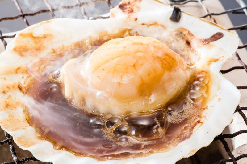 【博多発】踊る♪活あわびお一人様１個付き！カニ足・帆立・サザエを含む海鮮＆焼肉食べ放題と福岡よか魅力発見の旅3