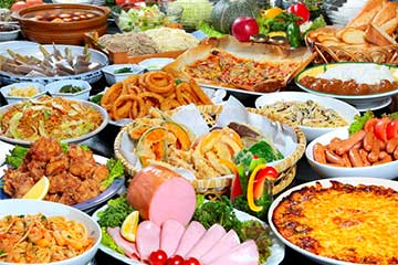 【「うれしい４種の高級フルーツセット」のお土産付！/横浜・たまプラ発】「お中元ミステリー！」高級桃狩りと３０種のサマー高原バイキング食べ放題の昼食！網目メロン＆パイナップル＆葡萄＆桃の豪華フルーツセットのお土産付と日帰り３食付！1