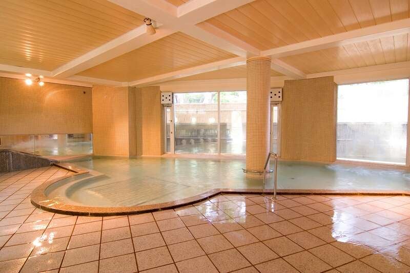 【埼玉県内発】 夏～秋を彩る大輪！船上より眺める熱海海上花火大会 湯ったり伊東温泉「ホテル暖香園」　２日間3