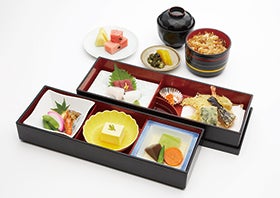 鈴鹿の森庭園 日本の伝統園芸文化しだれ梅と椿大神社3