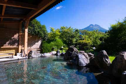 【山口県内／博多駅発】 人気の特急ゆふいんの森で行く！九州２つの名湯　由布院・黒川温泉郷と阿蘇・湯布院・天岩戸・高千穂3日間