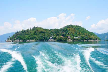 びわ湖に浮かぶ・神秘の島”竹生島”上陸！初詣クルーズ【三日市・河内長野・富田林・藤井寺発】