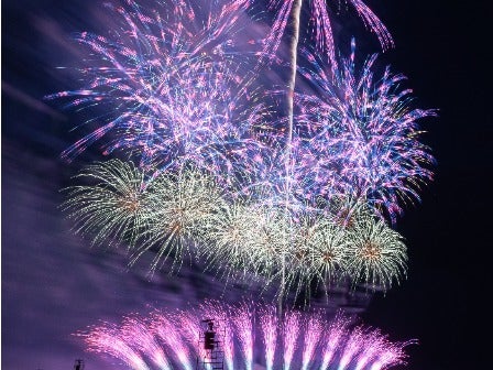 四街道・東京発　音と光のシンクロ！圧巻のミュージックスターマイン「大洗海上花火大会」日帰りツアー1