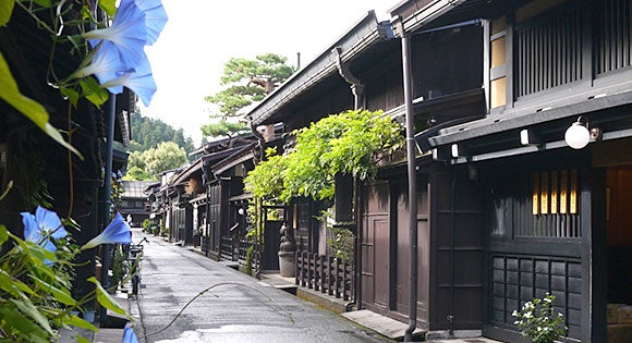 ＜新宿発・西船橋発＞ 名湯・下呂温泉に宿泊！夏の飛騨路・3大ハイライト♪ 世界遺産『白川郷』と小京都『飛騨高山』　そして、山岳リゾート『上高地』の旅 ２日間3