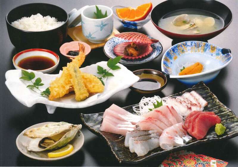 【佐賀・神埼・目達原・中原・鳥栖発】 天草の海の幸を食す！天草宝島ラインショートクルージングと熊本県産メロンの半玉まるかじり　日帰り1