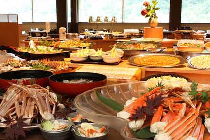 【佐賀・長崎県内／博多駅発】 年度末大感謝祭！三朝温泉ロイヤルディナービュッフェと出雲大社2日間