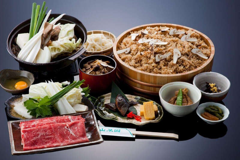 【富山県内発】 世界最大級のバラ園「ぎふワールド・ローズガーデン」　麗しき秋のバラ鑑賞と   恵那峡クルーズ　　日帰り3