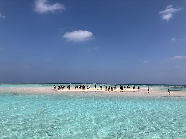 【与論島/百合ヶ浜ツアー付】透き通る海に浮かぶ真っ白な砂浜！地上の楽園とも言われる絶景を見に行こう☆ビーチまで徒歩圏内！高台の景色のいいお宿！民宿 海水館指定4泊5日1