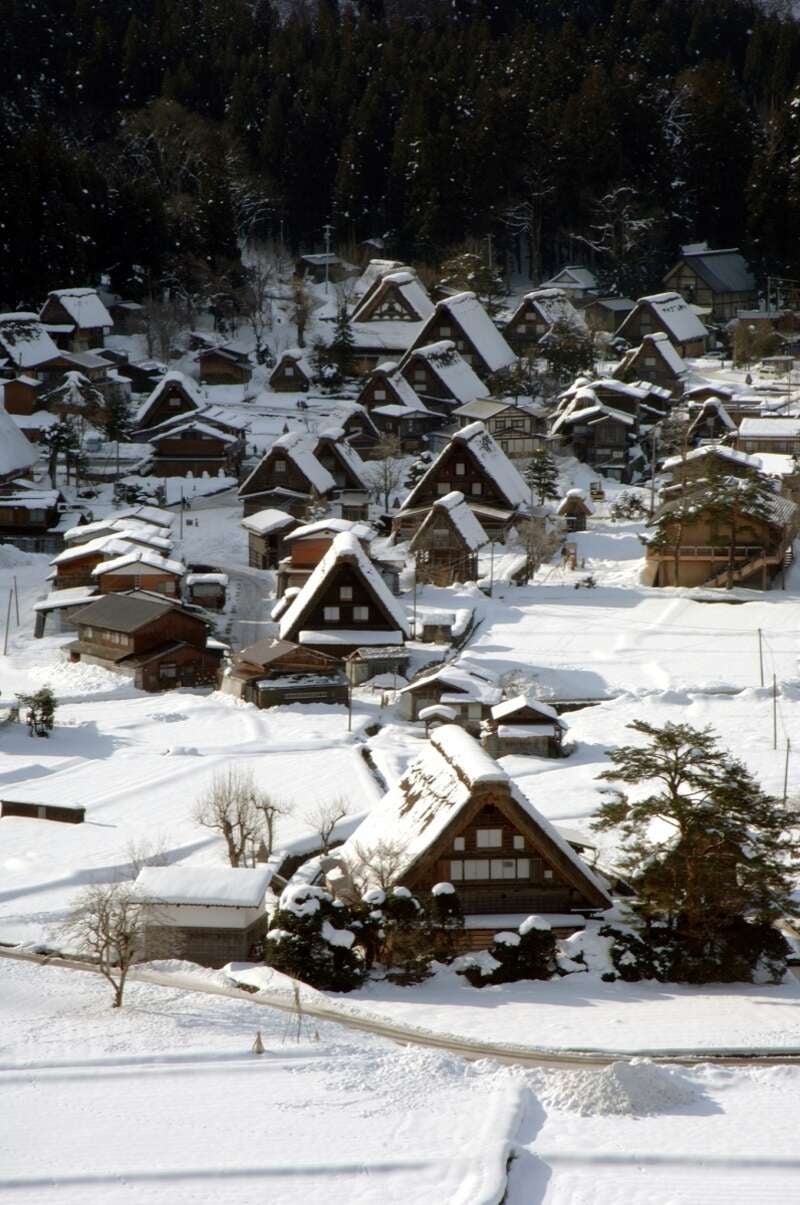 【出雲市駅・松江駅・安来駅・米子駅発】 新春！世界遺産「白川郷・五箇山」合掌集落と古都金沢３日間2