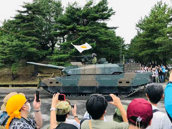 【東京都内発※町田を除く】 陸上自衛隊富士学校・富士駐屯地開設71周年記念行事 　日帰り 2