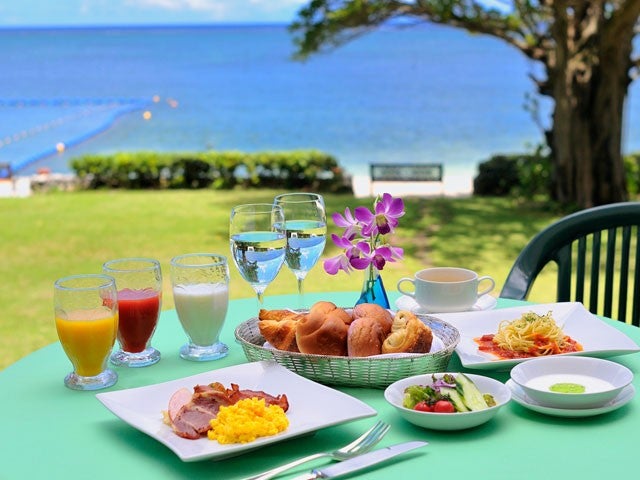 ■【早得60】沖縄海岸国定公園に位置する贅沢なロケーション!朝食は種類豊富なバイキング♪リザンシーパークホテル谷茶ベイ指定 2泊3日（レンタカー付）3