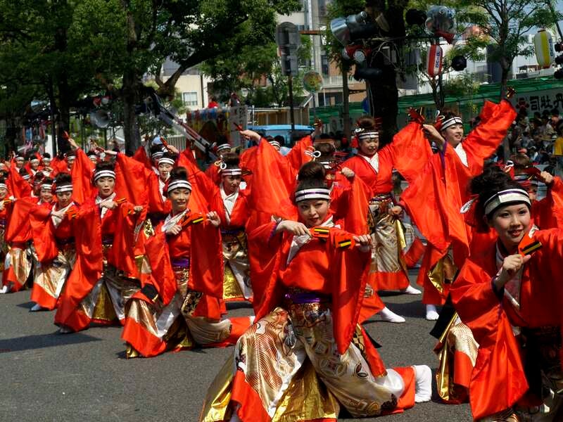 【大分県内／小倉駅発】 有料桟敷席で観る四国二大夏祭り！高知よさこい祭りと阿波踊り3日間3