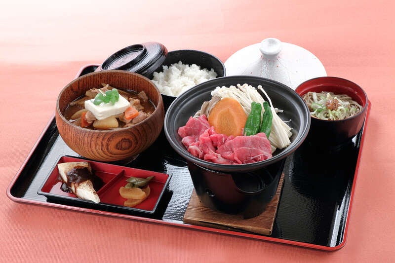 【東京駅・上野駅・大宮駅発】 リゾートトレイン「リゾートビューふるさと」で行く！ふるさとに広がる美しき冬景色　 穂高神社・松本城公園と信州味噌蔵元こだわりランチ　２日間1