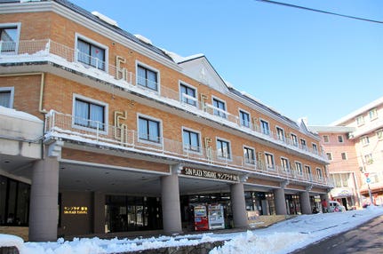 【東京】朝発　［白馬岩岳スノーフィールド　リフト券付］ホテル　サンプラザ栂池１泊（滞在中利用ＯＫのレンタル付）＜２０２５－２０２６　ＪＡＭＪＡＭスキー＆スノボ＞