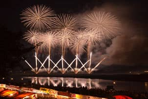 【宿泊版】「伊勢神宮奉納全国花火大会」と伊勢神宮参拝バスツアー 1名1室