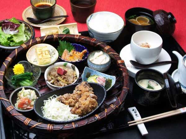 【千葉県内発】 初秋のフルーツ「ぶどう」「梨」大収穫祭ミステリー 甘い！ねっとり！TVで話題沸騰「行列の焼き芋専門店」でさつまいも詰め放題　日帰り3