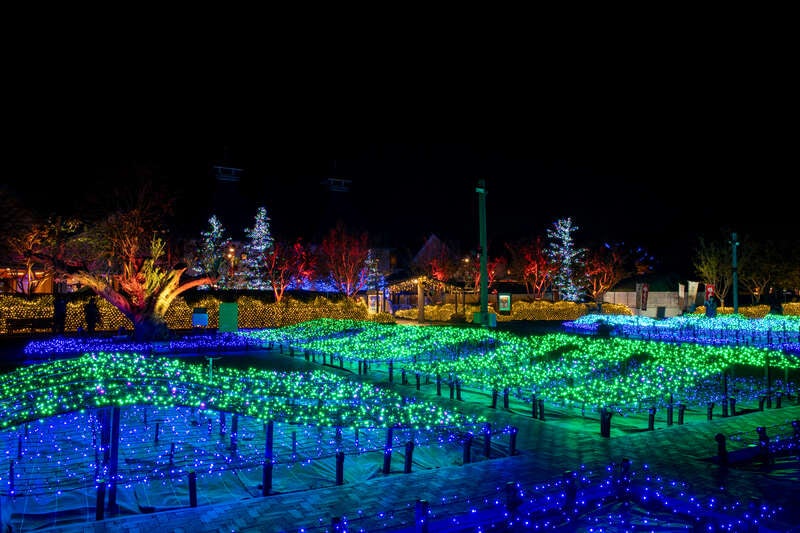 【富山県内発】 新春！伊勢神宮外宮・内宮両参り　と　熱田神宮・大須観音　名古屋2大参拝と なばなの里イルミネーション　　2日間2