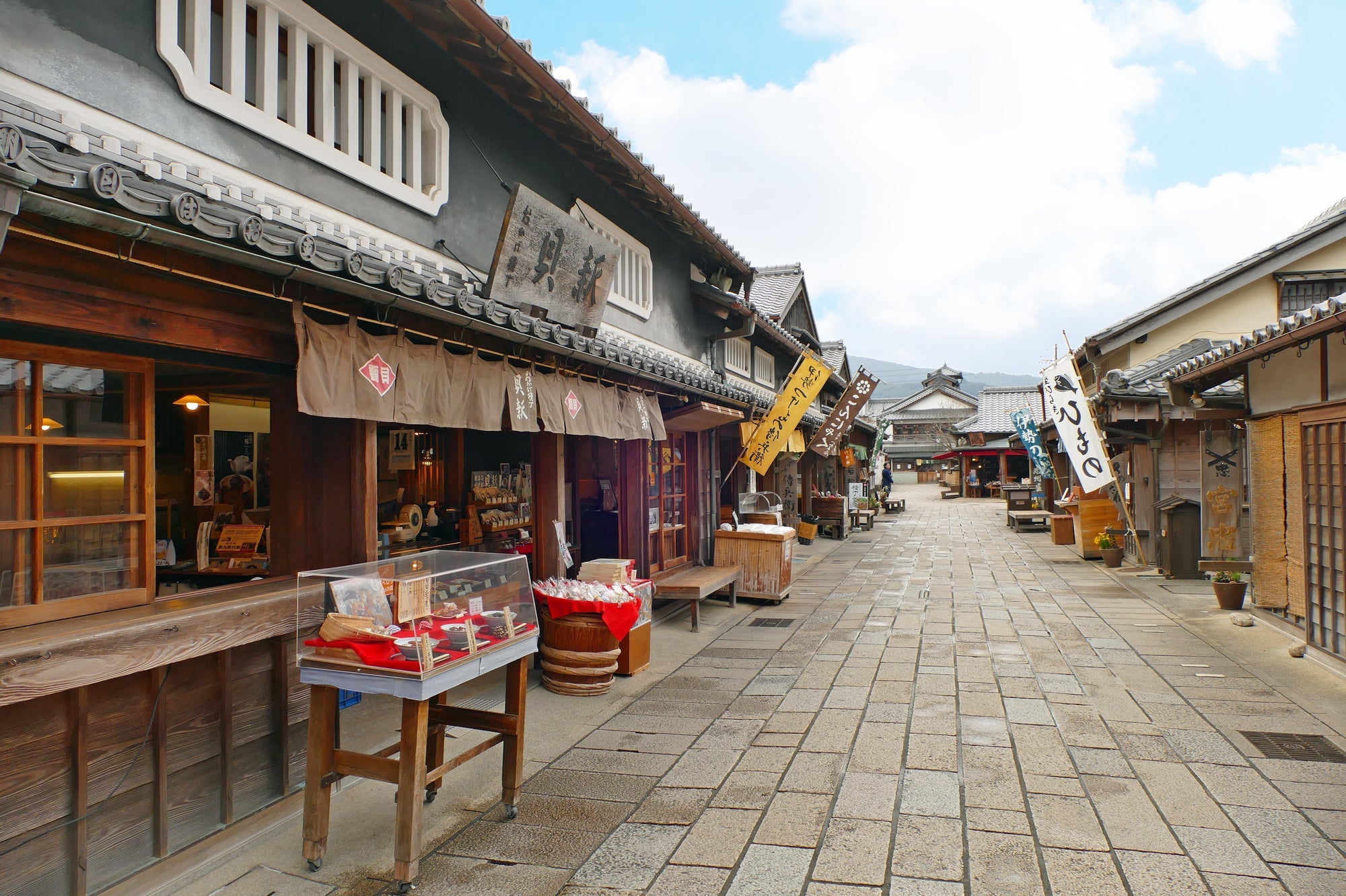 『復路（宇治山田⇒名古屋間）観光特急しまかぜ利用　伊勢神宮外宮・内宮両宮参りとおかげ横丁』【近鉄名古屋駅出発】1