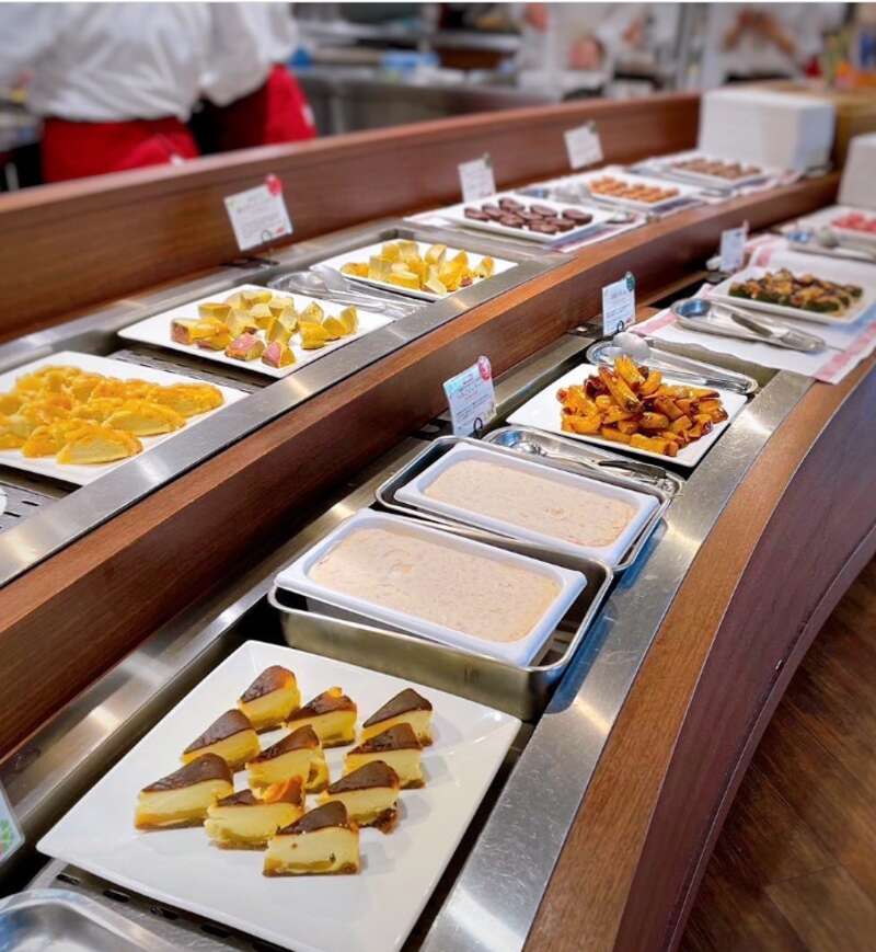 【千葉県内発】 初登場＆バスツアー限定！ 人気おいもスイーツ専門店「らぽっぽ」幻のスイーツビュッフェ＆東国二社へ年末詣　日帰り3