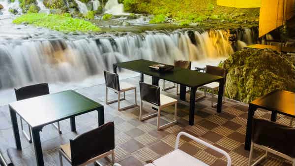 【倉敷・津高発着】納涼　貴船川床料理『貴船荘』でいただく京の味覚　全席椅子席でらくらく安心2