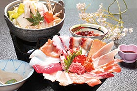 砂丘海鮮丼とふぐご膳 新甘泉梨食べ放題1