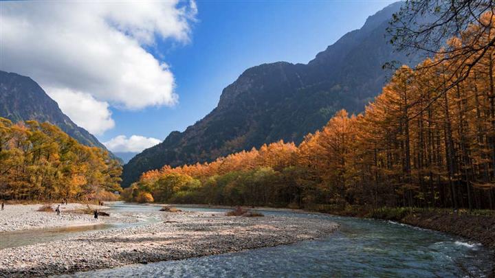＜新宿発・西船橋発＞ 紅葉の上高地さんぽ　～秋色に染まる北アルプス～2