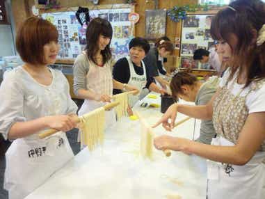 【鳥取駅南口発】 うどん打ち体験と次世代型水族館「四国水族館」　日帰り