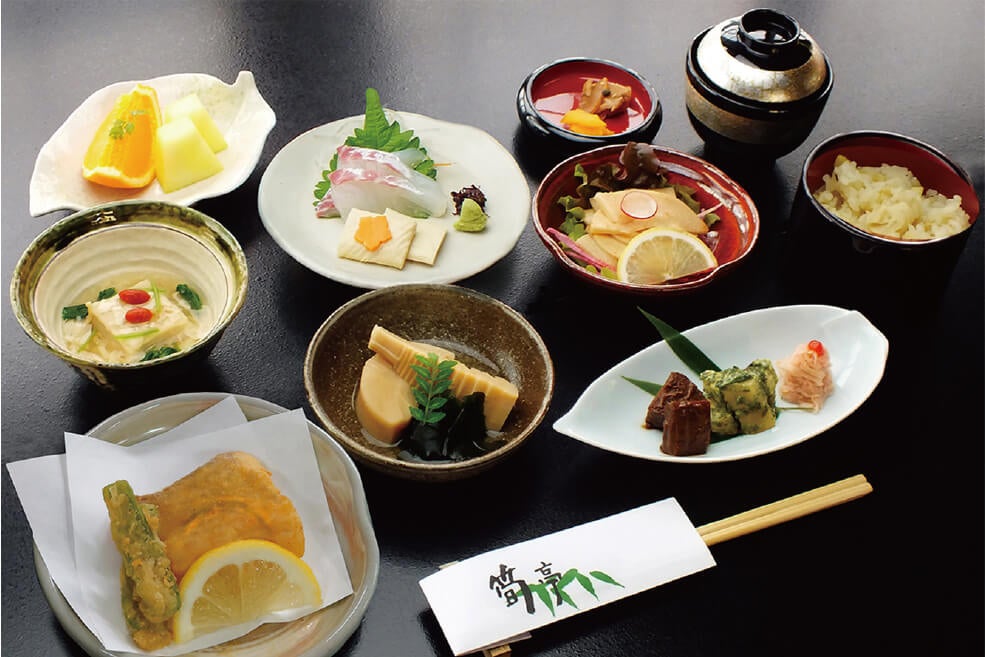 ＜京都＞京都岩倉 実相院門跡の「床みどり」と宝厳院 春の特別拝観「青もみじ」ご鑑賞【垂水・名谷・西鈴蘭台出発】2