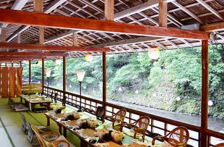 【JR福山駅発】京の奥座敷・高雄川床料理と嵯峨野トロッコ列車 日帰り
