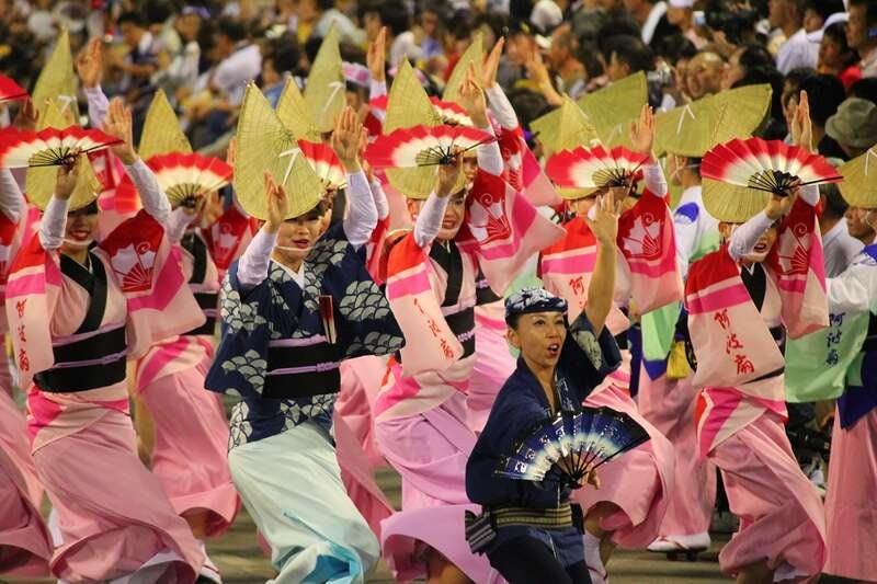 【山形県・新幹線駅（山形駅～米沢駅）発】 四国夏祭り！ ～観覧席よりご見学！ 高知よさこい祭りと徳島阿波踊りと大阪ナイト～（4日間）2