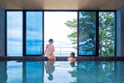 【京都府内・兵庫県内発】 花の淡路島とオリーブ香る小豆島をゆったりめぐる～洲本温泉初夏の親睦旅行２日間