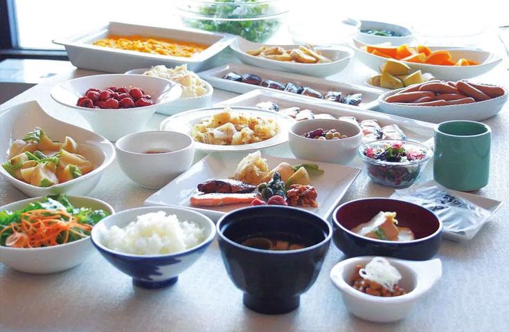 [東京/新宿発]【往復バスで行く】夜発 「ホテルグリーンプラザ上越」 車中1泊現地2泊4日【1日リフト入場券2枚付】【翌朝食付】3