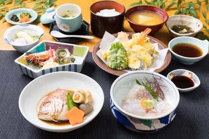 【徳山：徳山駅新幹線口発】 初夏の糸島でリフレッシュ！ゆるり芥屋散策と青もみじの雷山、２つのお買い物めぐり　日帰り