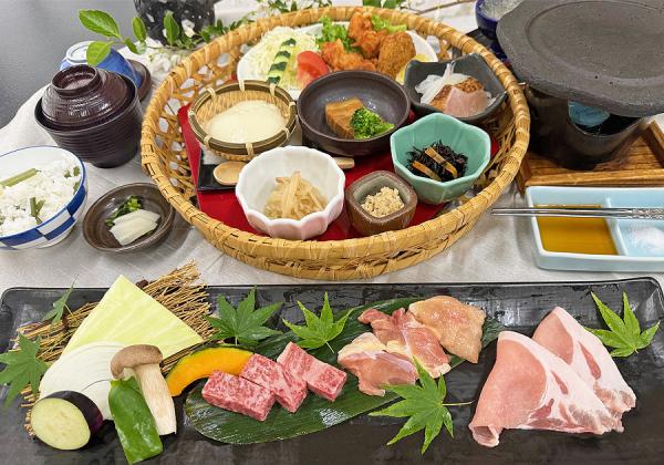大分3つのブランド肉約150g昼食付♪ うぶやまコスモスと秋彩のくじゅう花公園と池山水源を訪ねて...2
