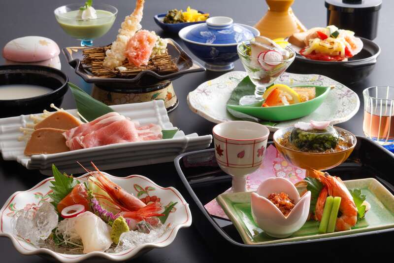 【愛媛県内発】 三朝温泉「依山楼岩崎」に泊まる！桜が彩る若桜鉄道と鳥取３つの桜めぐり ２日間3