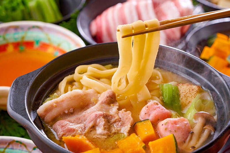 【富山県内発】 フルーツ王国やまなし　桃狩り食べ放題と桃１箱お土産付　石和温泉に宿泊甲州・富士山ひんやり２日間2