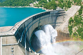 福崎・社　発
№2600 立山黒部アルペンルート通り抜けと黒部ダム観光放水1