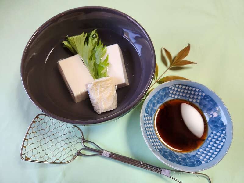 【富山・石川発】 京都・高雄「錦水亭」もみじの床で味わう 川床料理 と　槙尾山 西明寺 ・嵐山散策　　日帰り2