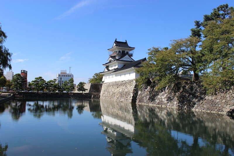 【新大阪駅・京都駅発】 〈日本100名城めぐり〉北陸の日本100名城・続100名城めぐり ３日間2