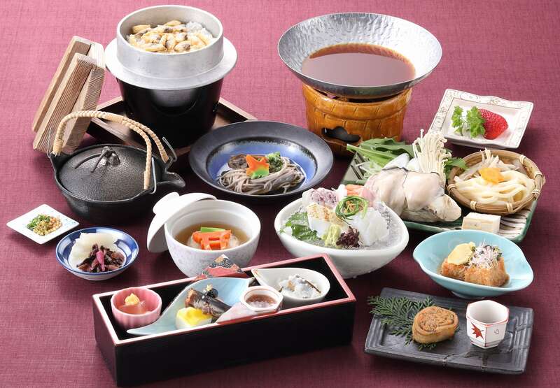 【和歌山市内ルート発】 瀬戸桜旅情～宮島眺望の宮浜温泉『安芸グランドホテル』春の懇親会２日間2