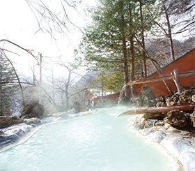 明石・名谷・三宮　発
№5958 源泉かけ流しの乳白色の秘湯「白骨温泉」1