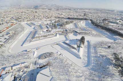 【福岡空港発】 食も湯も味わい尽くす　ロマンチック道南感謝祭３日間