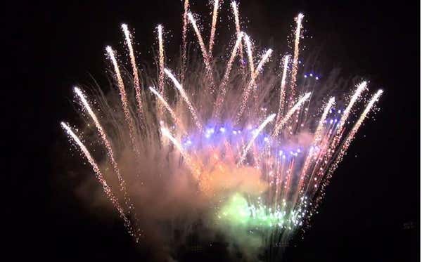 ＜新宿発・西船橋発＞ 夜空を彩る8,888発の花火！忍野八海祭り と 標高2305ｍの絶景！夕暮れの富士山５合目　そして、御殿場高原ビールで豪華50種ブッフェの夕食1