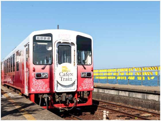 【日帰り/添乗員同行/博多駅発着】地元グルメと三種のスイーツを楽しむ観光列車♪★西鉄旅行 貸切運行★しまてつカフェトレインと水の都しまばら~島原城・鯉の泳ぐまちと長崎の避暑地 湧水庭園「四明荘」~1