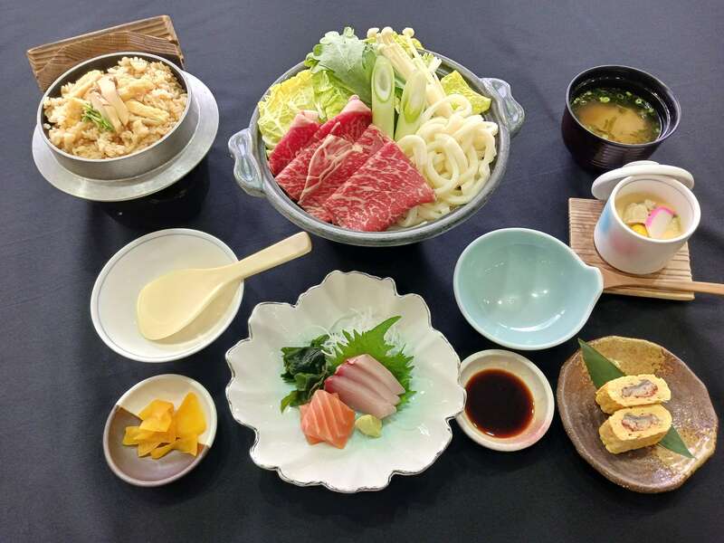 【行橋・苅田・下曽根発】 シャインマスカット・梨・ぶどう 旬の３つのフルーツお持ち帰り！博多和牛＆松茸を味わう八女・筑後・柳川　日帰り1